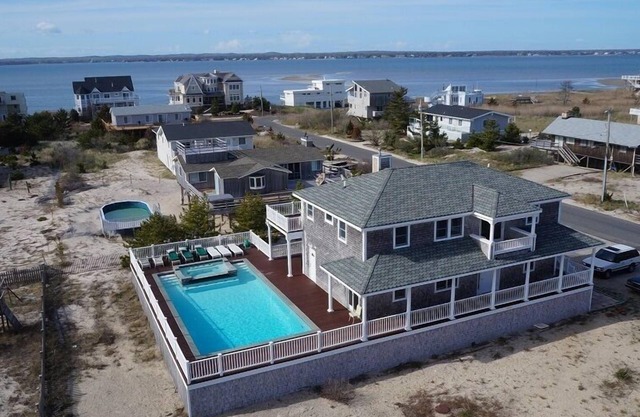 Luxury Home W/Huge Rap Around deck largest Pool on ocean private large dining