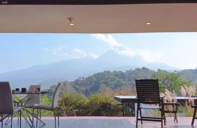 Luxury house with the most amazing view of Colima Volcanos