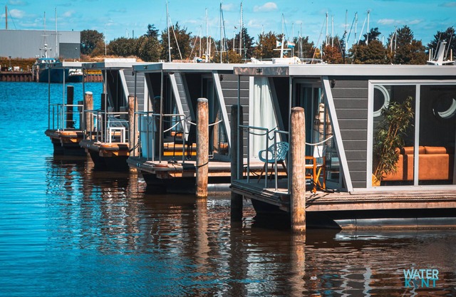 Luxury Houseboat
