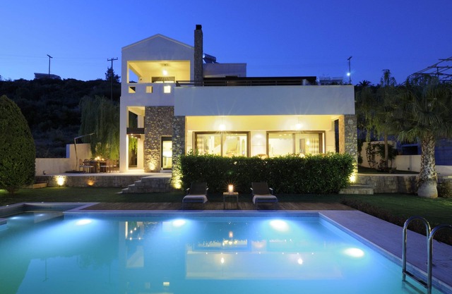 Luxury in Theologos,Malesina,pool,view,90min from Athens.For demanding guests!