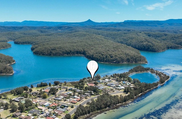 Luxury Lakefront Hideaway - Your relaxing south coast getaway awaits on the lake