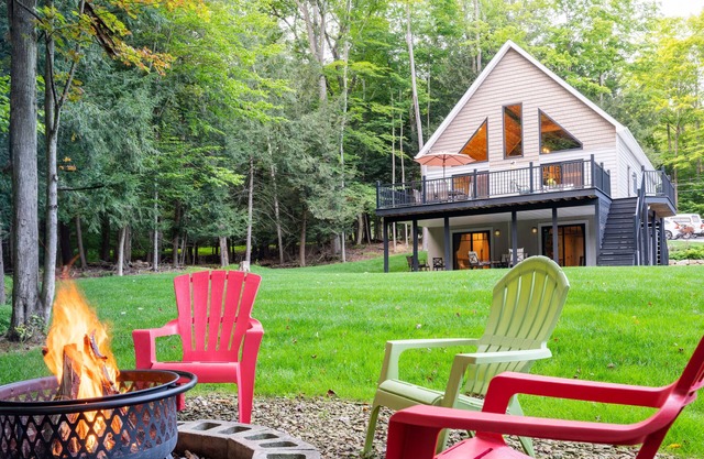 Luxury Lakefront Oasis