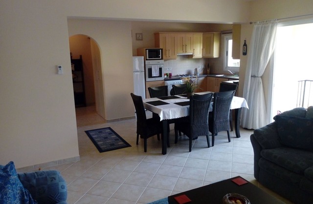 Luxury Large 2 Bed Apartment sleeps 6 and has 3 pools with Sea & Mountain Views