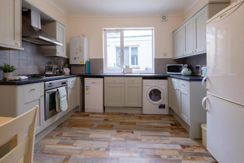 Luxury Living, Stylish Modern Apartment in the Heart of Ryde