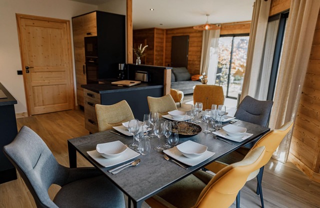 Luxury Lodge Near Golf Course with Private Jacuzzi and Spa Access in Le Chambon-sur-Lignon