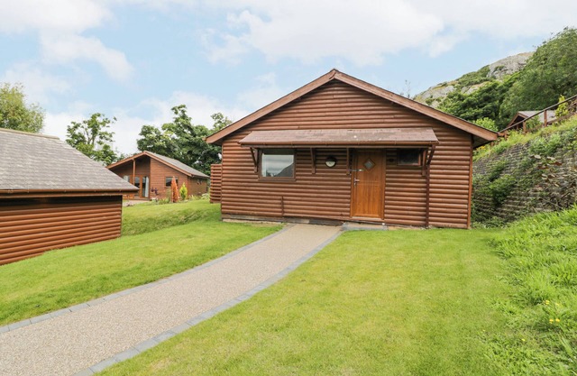 LUXURY LODGE 62, pet friendly, with pool in Dyserth
