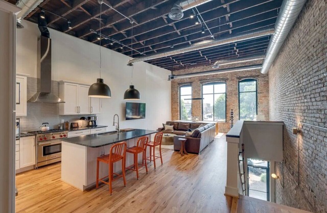 Luxury Loft DWTN | Whiskey Trail + River + Lake
