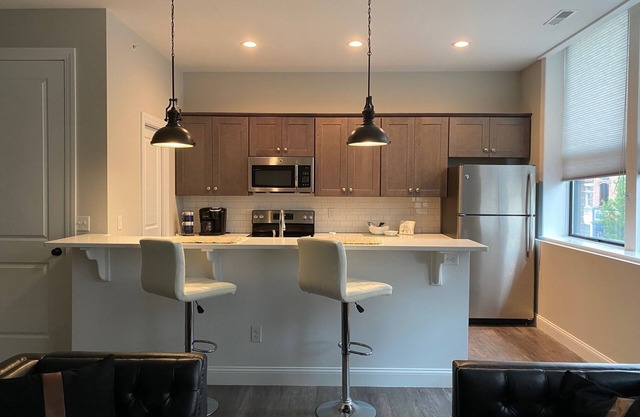 Luxury Loft - King Bed - Arts & Entertain District-Visit Saratoga & Lake George