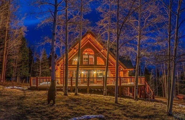 Luxury Log Home - Access to Rainbow Trail, Mountain Views, Private Pond & Creek!