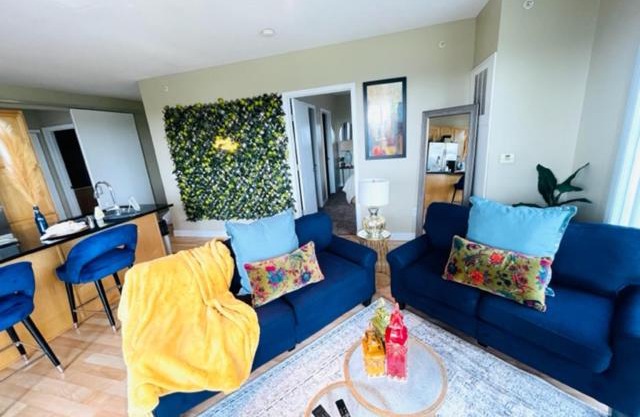 Luxury Louisville View and Beautiful Oasis with King Suite