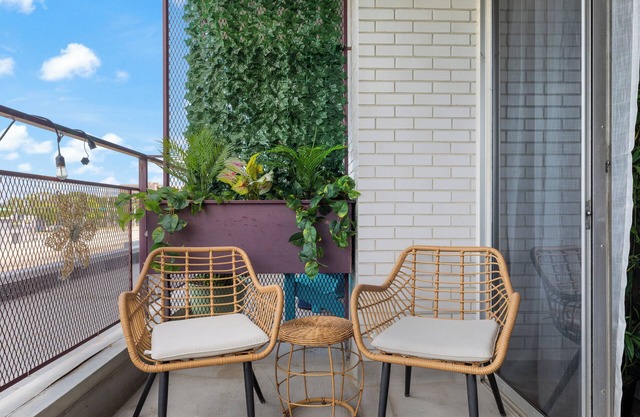 Luxury Mid-century Condo, Cozy & Fully Remodeled. Stocked with Many Extras!