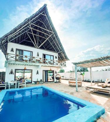 Luxury Mnemba Villa with Private Pool 100m to Beach