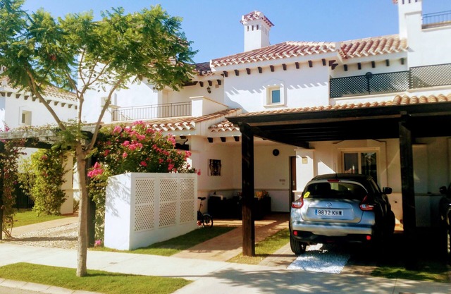 Luxury Modern Town House with private pool overlooking Golf Course