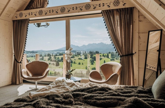Luxury mountain chalet, wooden house, Tatra Bjerge View, tatra mountains