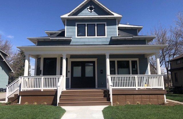 Luxury on Main, remodeled, homey, fresh and bright!