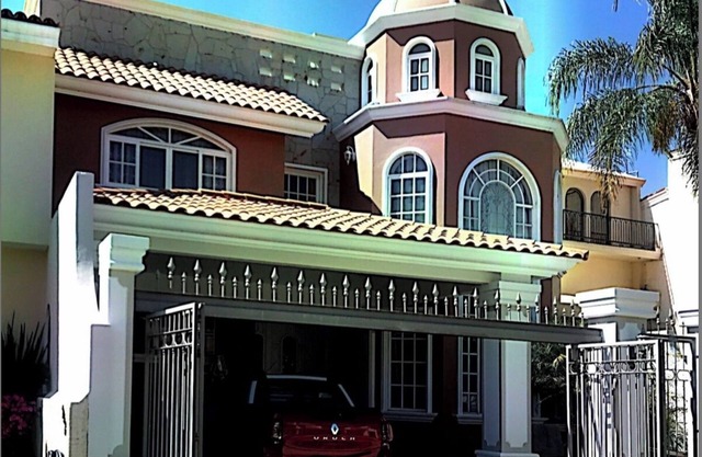 LUXURY PRIVATE HOUSE!