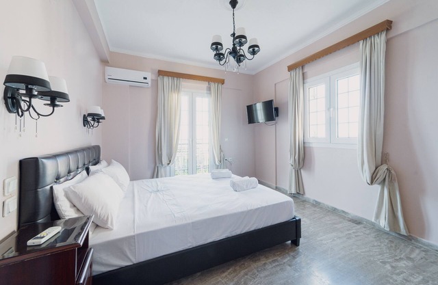 Luxury Quadruple (at stellatos hotel apartments & suites)