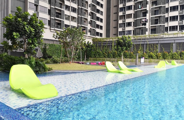 LUXURY RESORT - STYLE CONDO - Near To Sunway Pyramid & Mid Valley