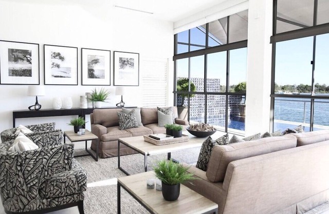 Luxury Riverfront: Private Pool, Water Views