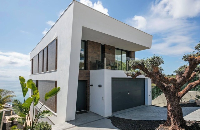 Luxury Seafront Villa near Barcelona