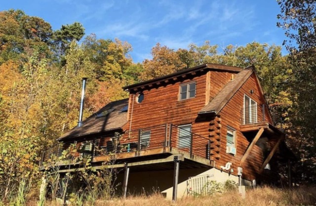 Luxury secluded Catskill log cabin on creek-ski hike great restaurants mins away