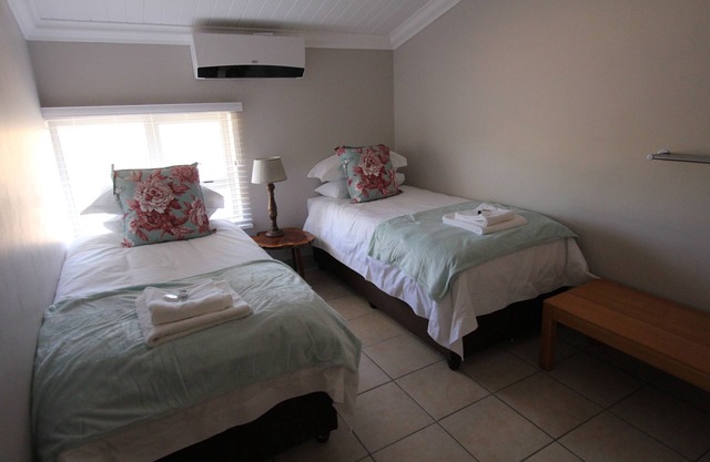 Luxury self-catering apartment near Clanwilliam Dam and the Cederberg