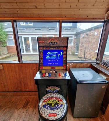 Luxury Sleeps 11 Kirkby Home by City SuperHost