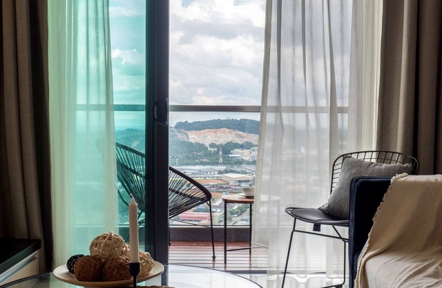 Luxury Smart Apartment w/Poolview @Green Haven
