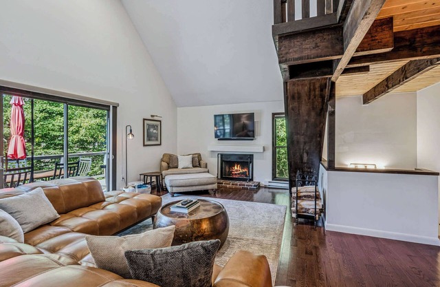 Luxury Snow Village Ski-In/Out, Golf & Club Access