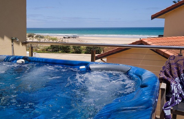 Luxury Spa “Beachfront Moana”