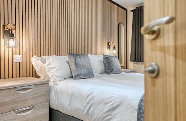 Luxury Stockton Studio Rooms, Free WiFi & Parking