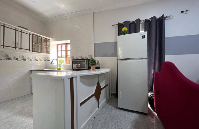 Luxury Stone Town Suite - Centrally Located