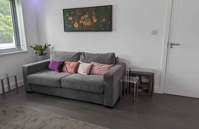 Luxury Suite in CockfostersnKick back and relax in this calm, stylish space.n