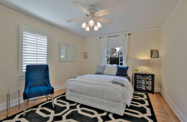 Luxury Suite minutes from SFO Airport -Self Check-IN