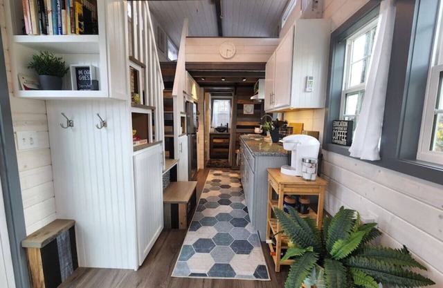 Luxury Tiny Home by Breweries Wine Wintergreen