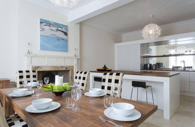 Luxury Townhouse Set At The Heart Of Edinburgh's Georgian New Town