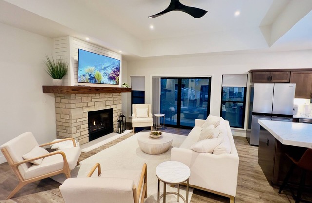 Luxury vacation home just a 16-minute walk to Downtown and Riviera Beach