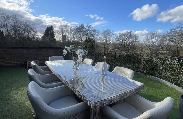 Luxury villa on outskirts of Bristol