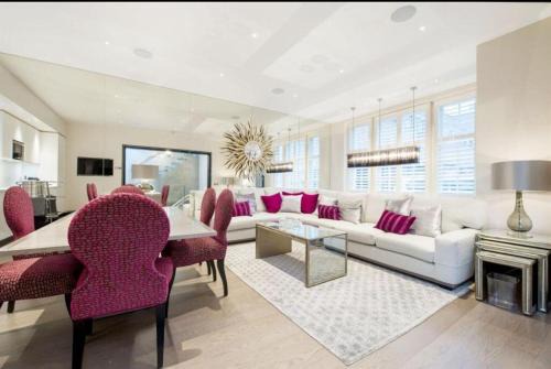 Luxury Villa by Hyde Park