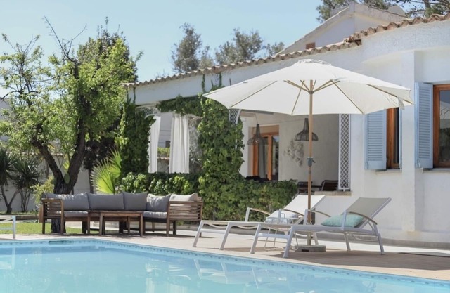 Luxury Villa close to the beach with heated Pool and lovely mountain views