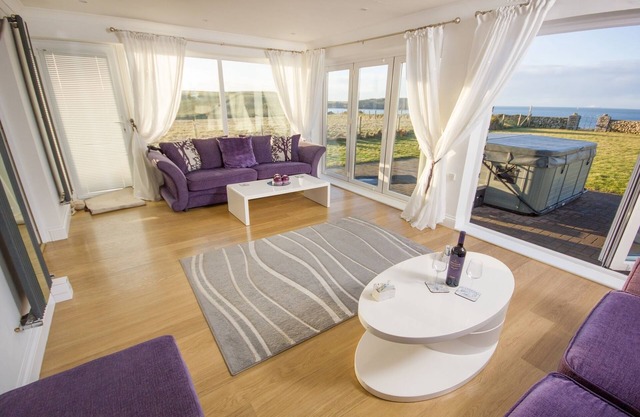 Luxury Villa Cottage with Hot Tub Jacuzzi and stunning uninterrupted sea views!