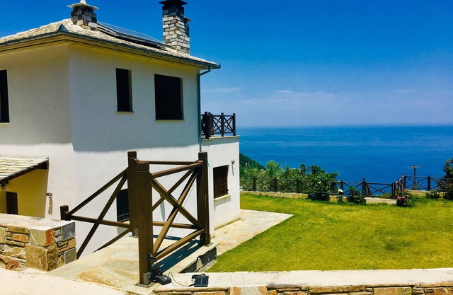 Luxury Villa - dramatic sea view