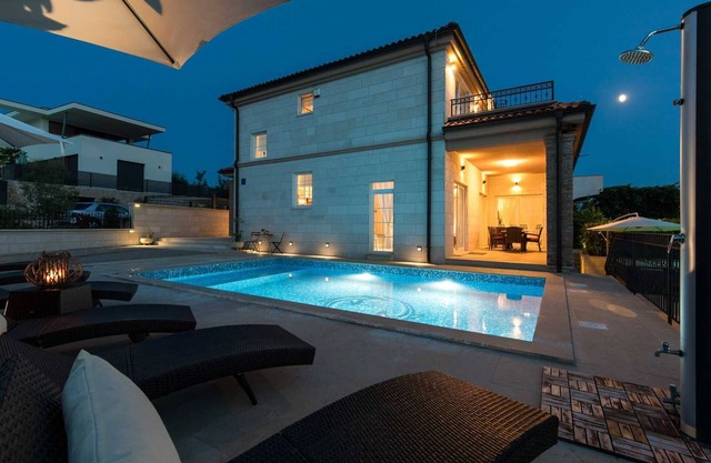Luxury Villa EMMA with private pool, jacuzzi and sauna