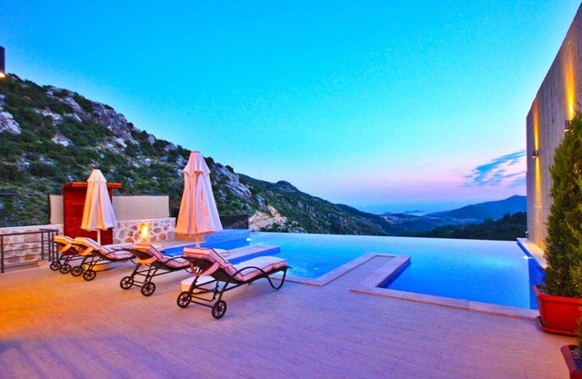 Luxury Villa for 4 with Panoramic Sea View in İslamlar Village