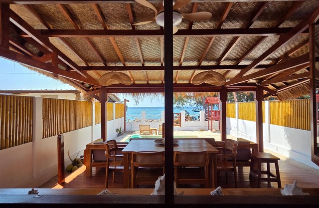 Luxury Villa on Gili Air - Breakfast & Private Beach & Stunning Views & Turtles