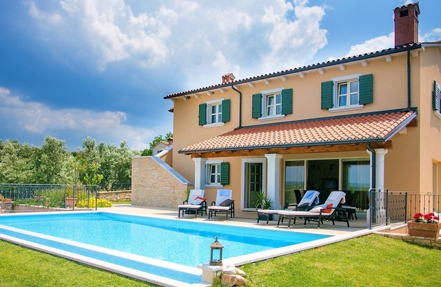 Luxury villa with private, heated pool and panoramic view, 2 km from Sveti Lovrec