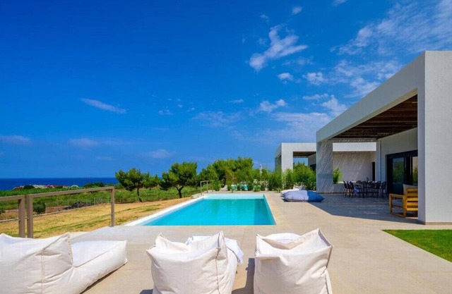 Luxury villa with Private infinity pool, sea view & sunset. Nobus Villas 2.