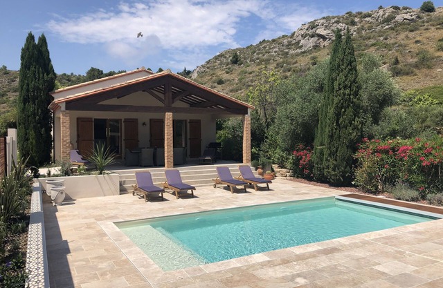 Luxury villa with private pool, peaceful, ancient wine village, close to sea