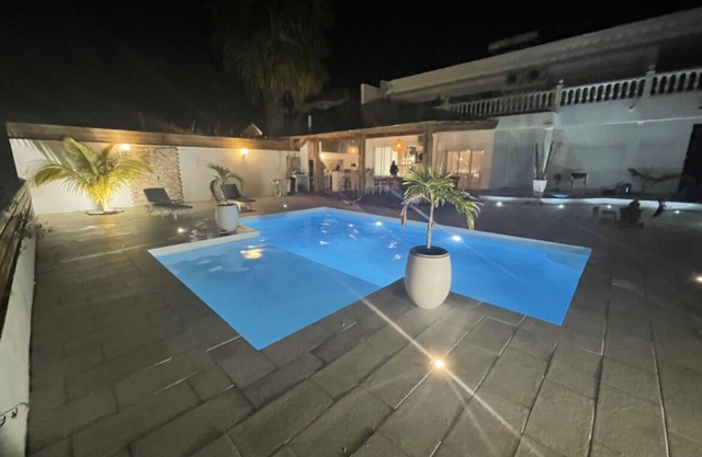 Luxury villa with sea view, large pool and outdoor kitchen