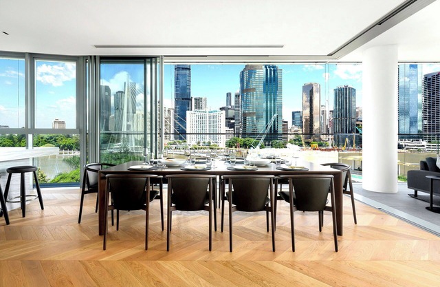 Luxury Villas Brisbane Skyhome (With City Views)